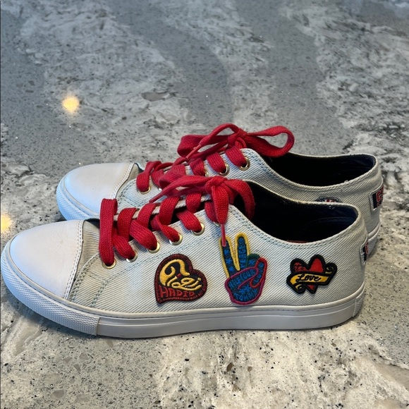 Gigi Hadid White Sneakers with Red Laces and Patches - Picture 4 of 9